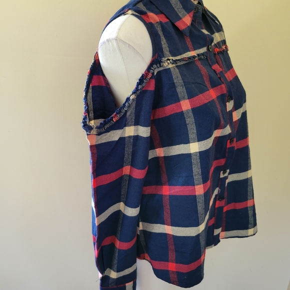 Highness NYC plaid cold shoulder blouse size s/m - Picture 3 of 7